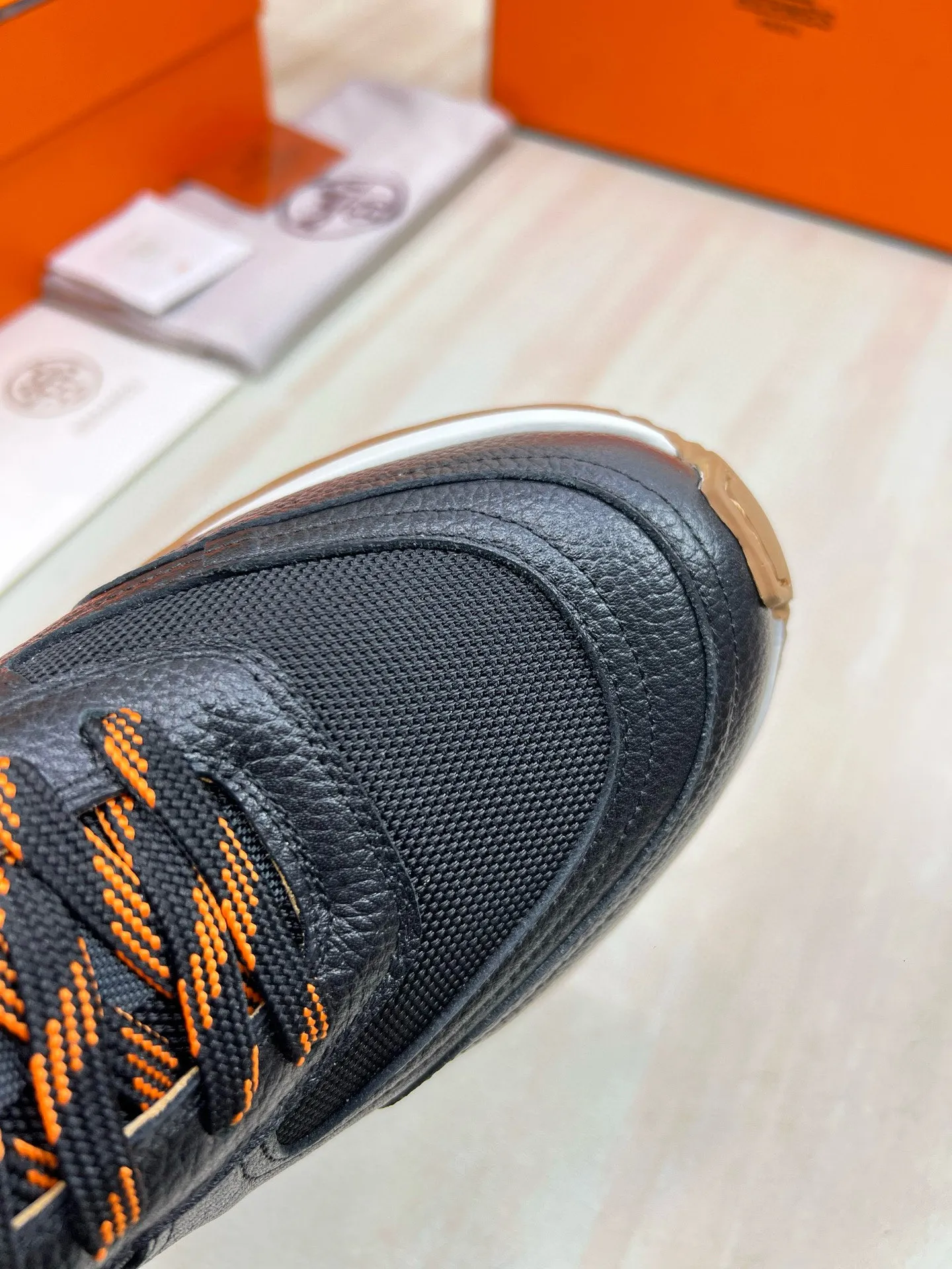 Factory price: 580💰Hermes Jimmy men's sneakers, Hermes high-tech canvas and suede goatskin sneakers with grooved rubber soles. Create a modern hiking style. Honey-colored rubber sole, white rubber midsole, pumpkin-colored high-tech canvas lining Size: 38-44 (45 customized)